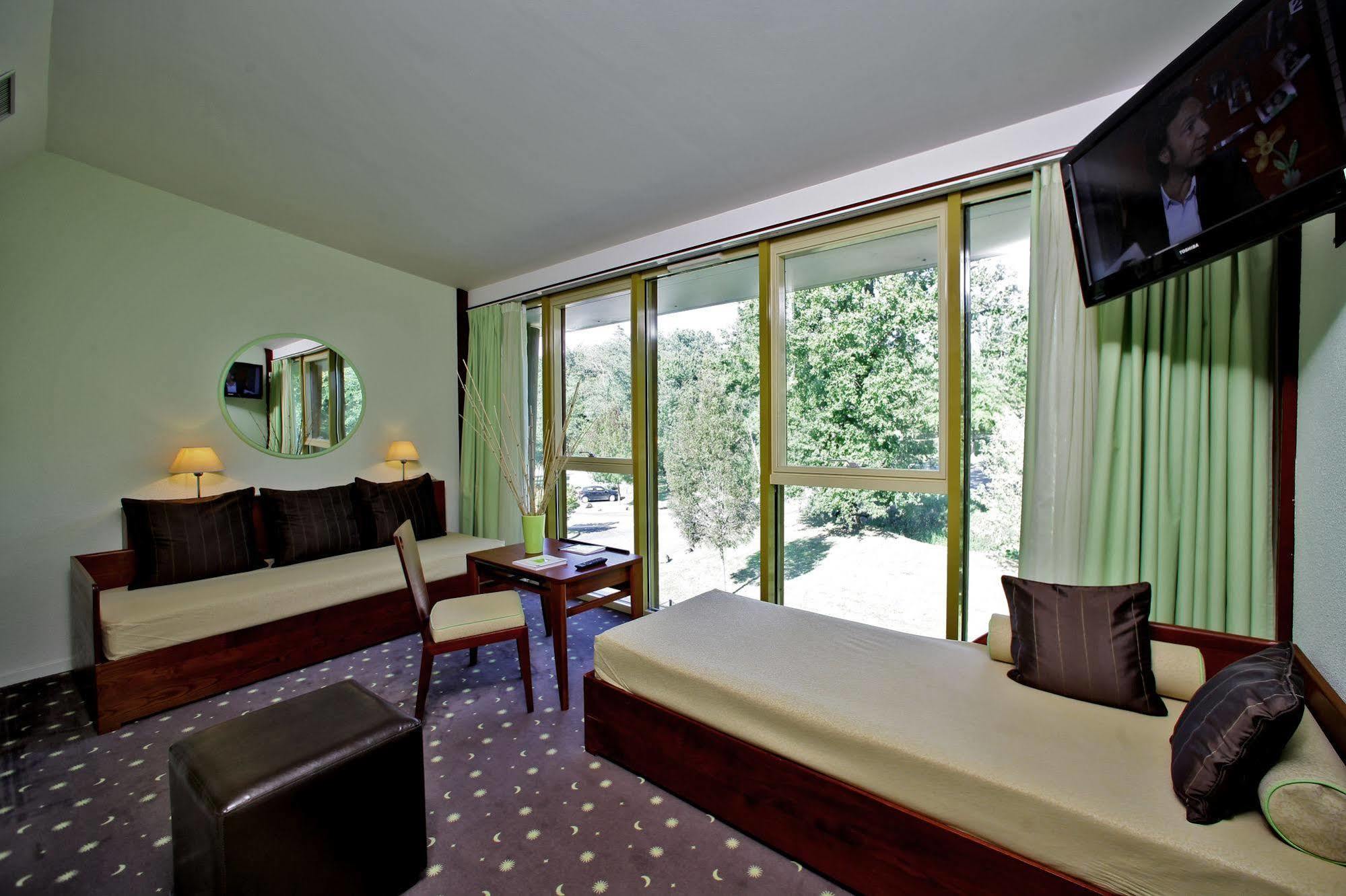 Logis Des Lacs D'Halco Hagetmau Exteriér fotografie